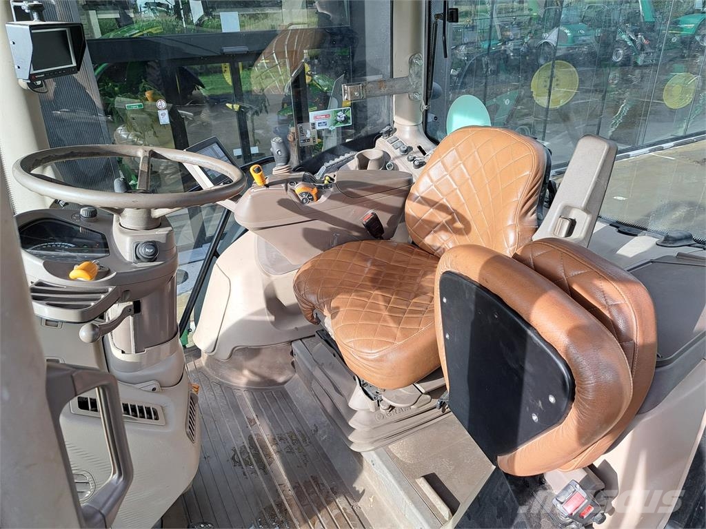 John Deere 6215R Traktori