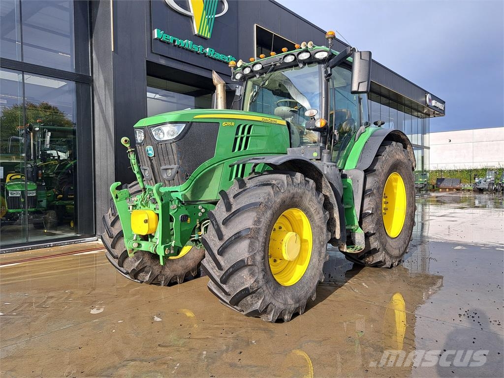 John Deere 6215R Traktori