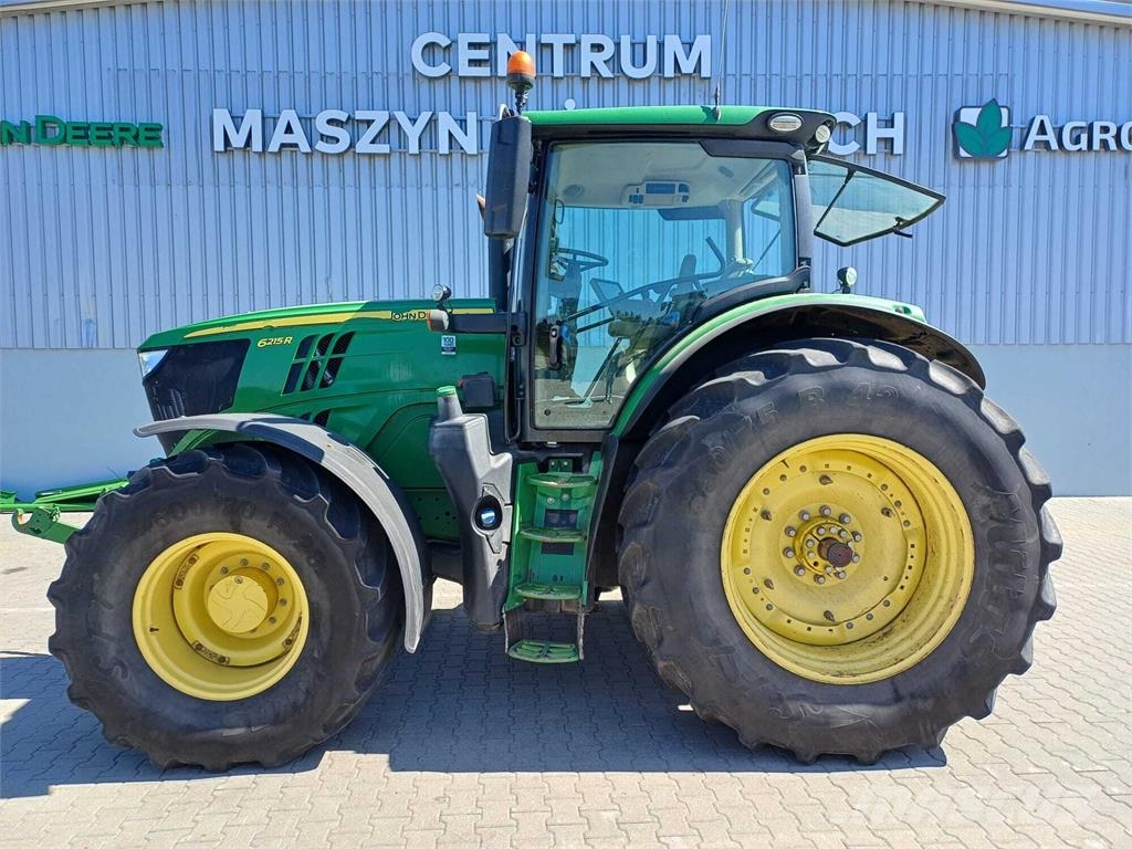 John Deere 6215R الجرارات