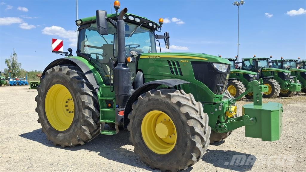 John Deere 6215R Traktori