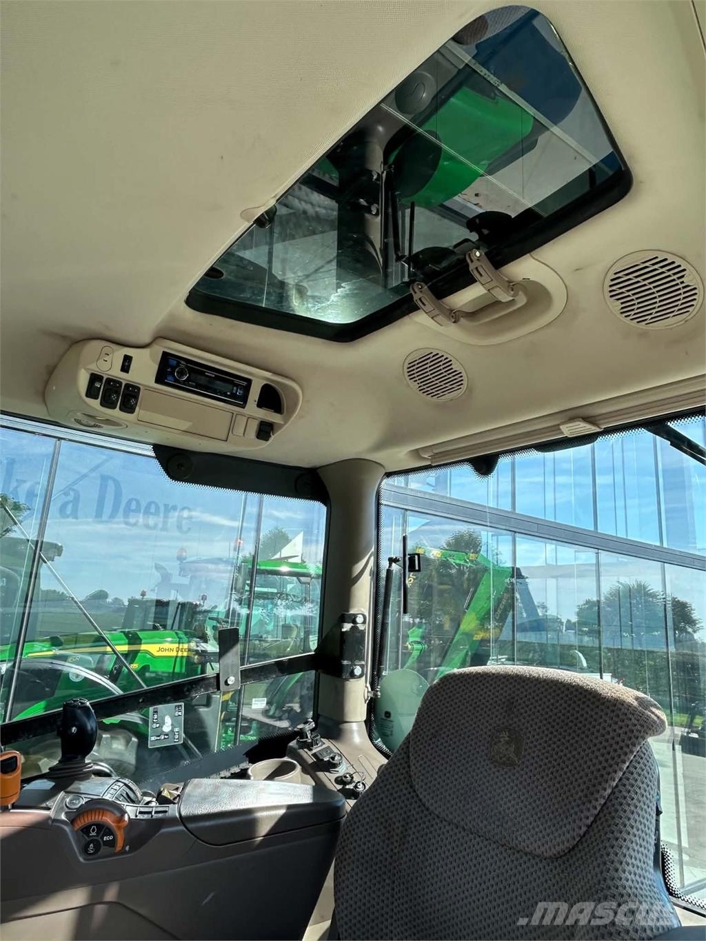 John Deere 6215R Traktorer