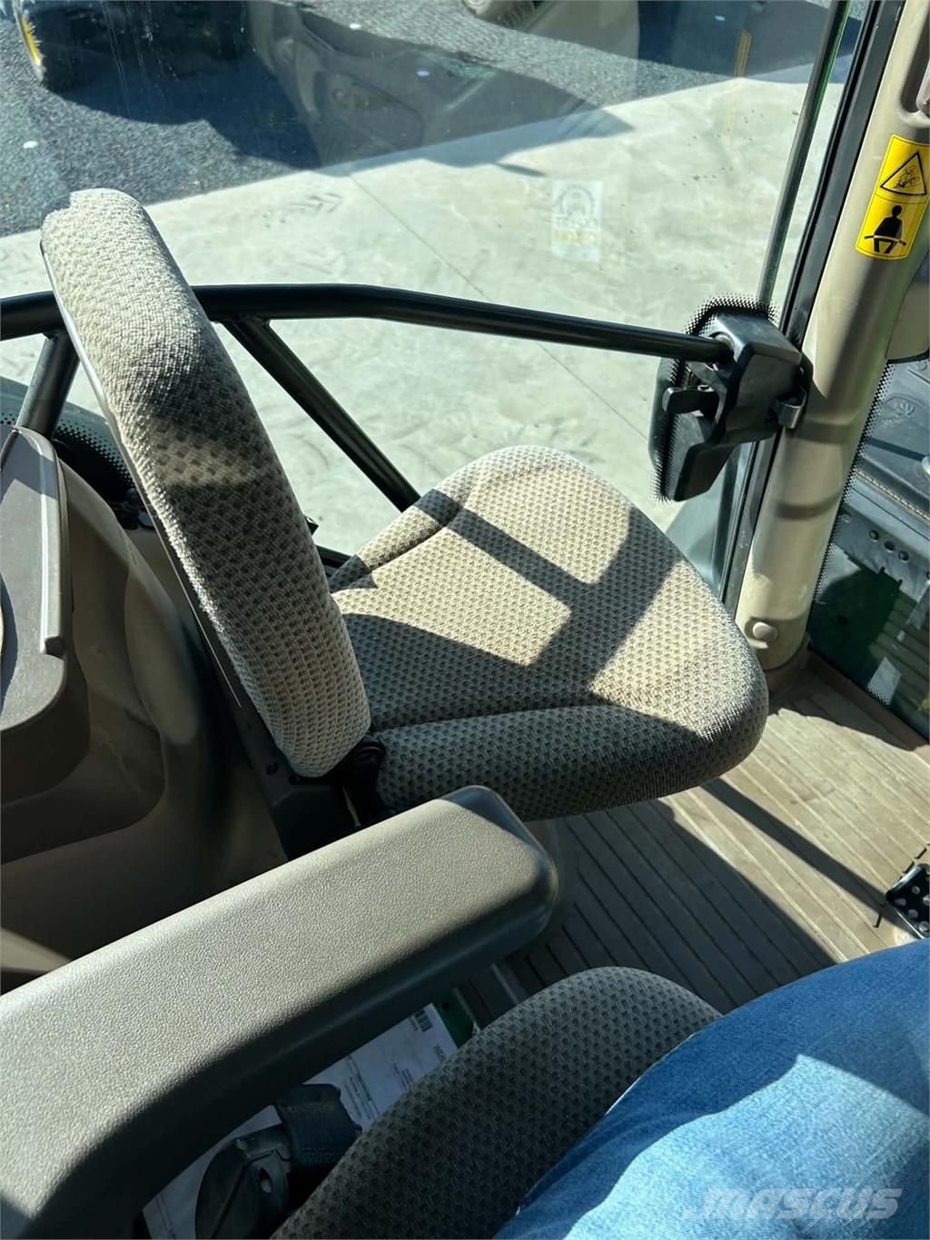 John Deere 6215R Traktorer