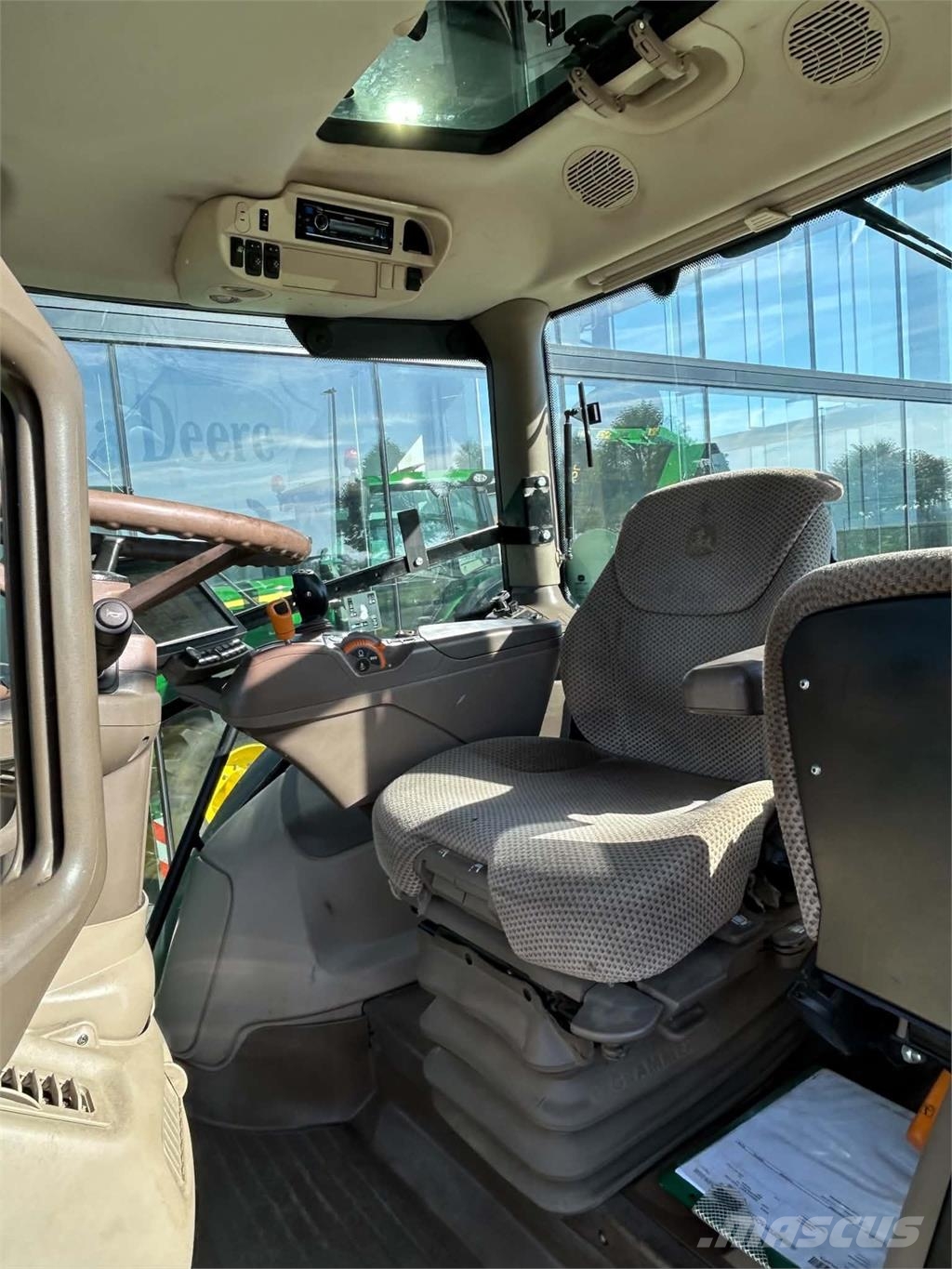 John Deere 6215R Traktorer