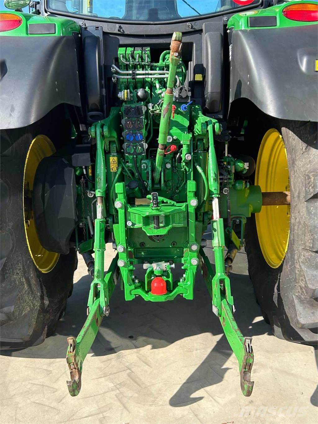 John Deere 6215R Traktorer