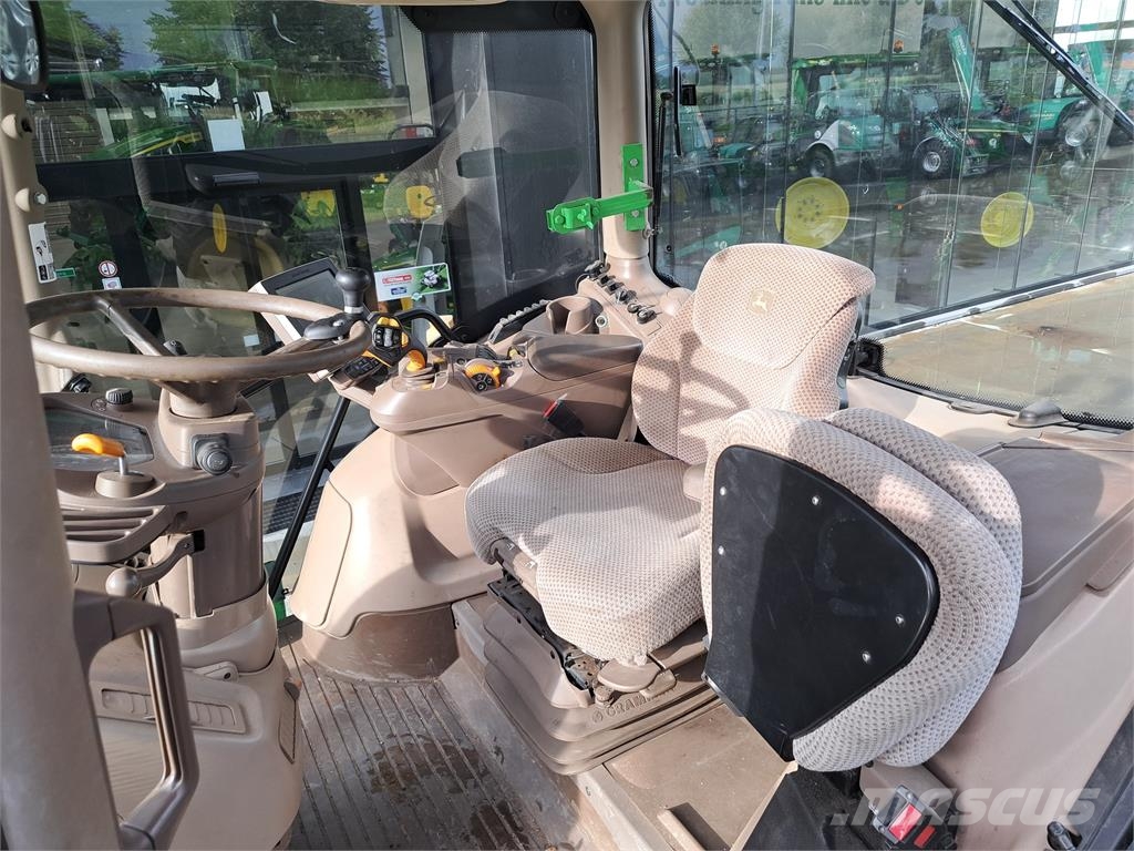 John Deere 6230R Traktorit
