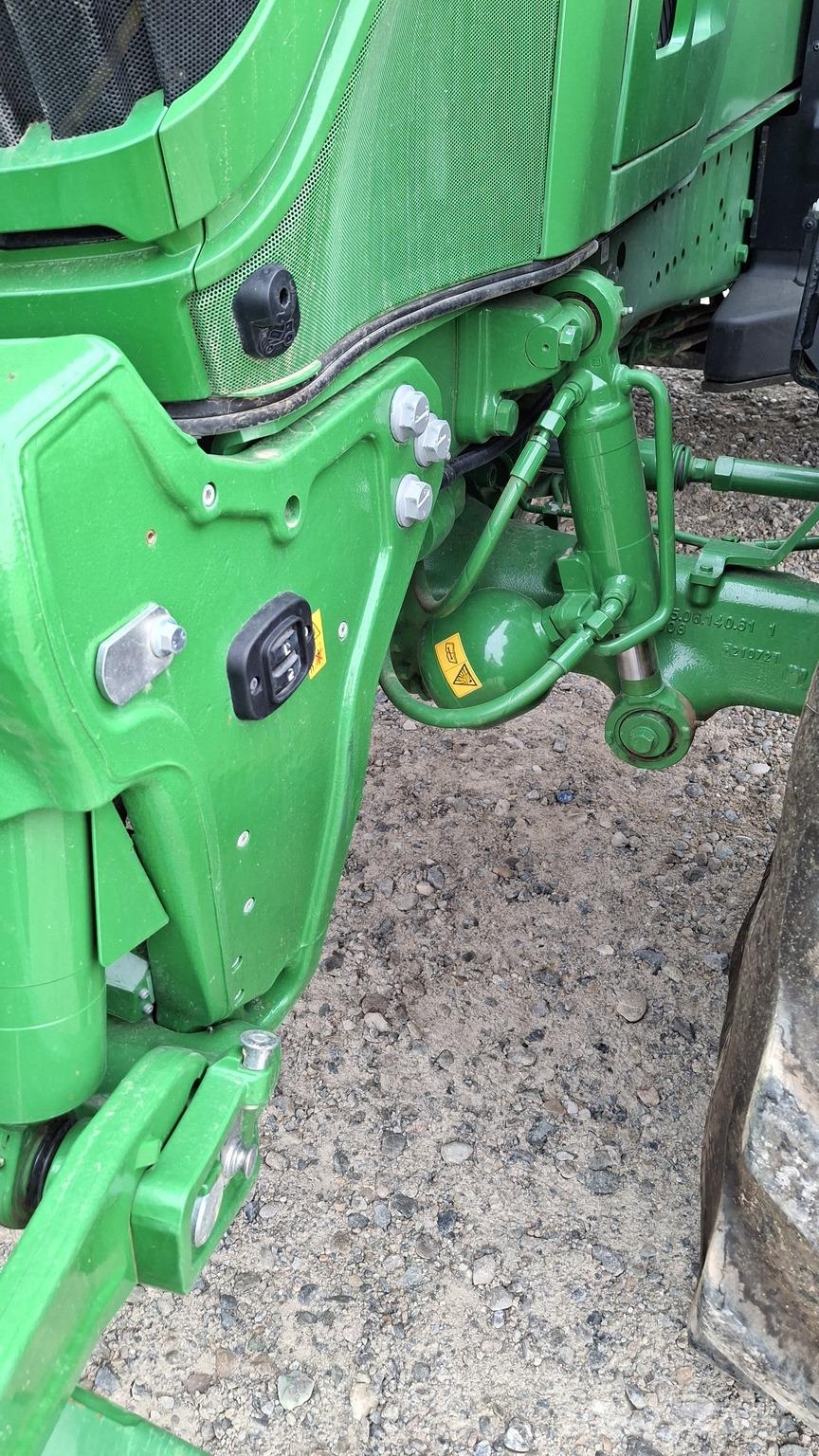 John Deere 6230R Traktorit
