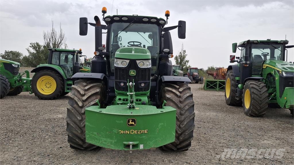John Deere 6230R Traktorit