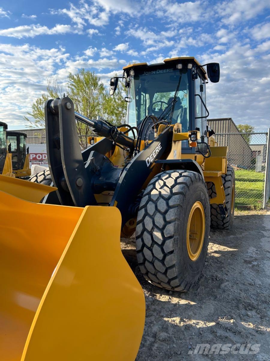 John Deere 624 P لوادر بعجل