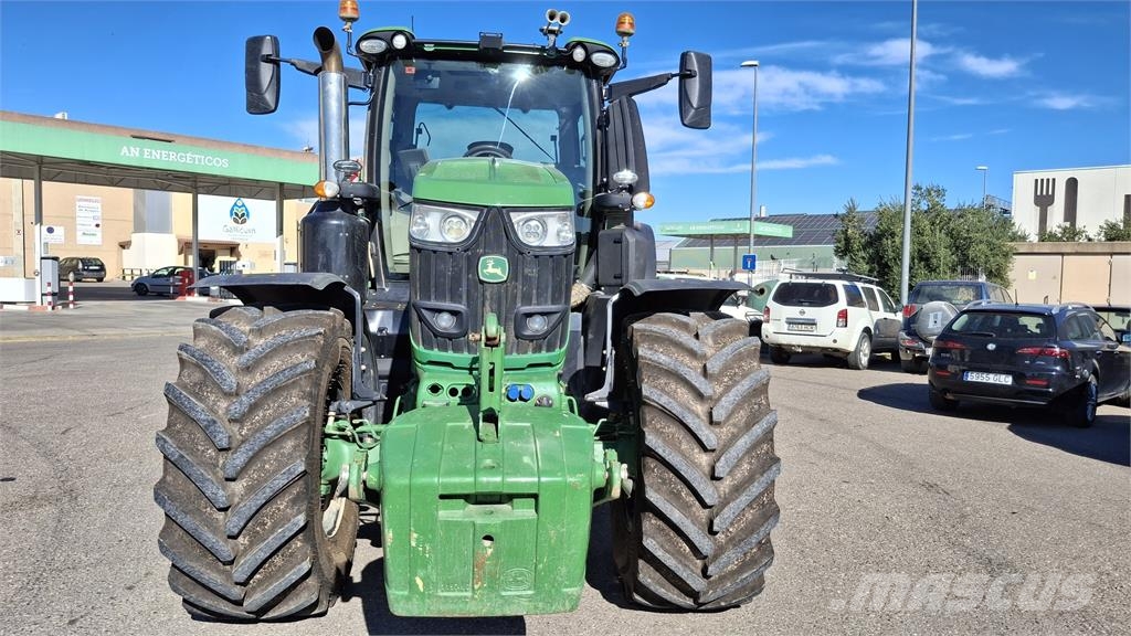 John Deere 6250R Traktoren