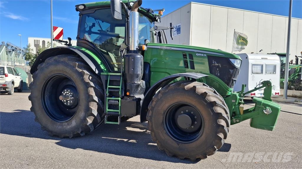 John Deere 6250R Traktoren