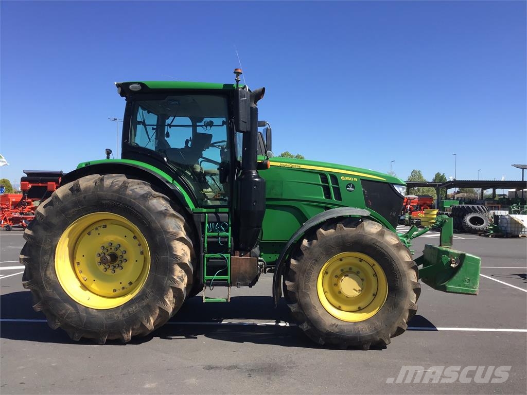 John Deere 6250R Traktori