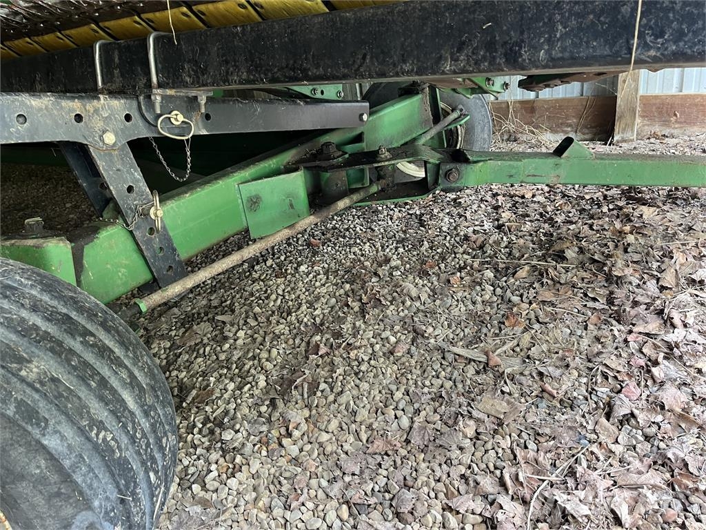 John Deere 630F Dodatna oprema za kombajne
