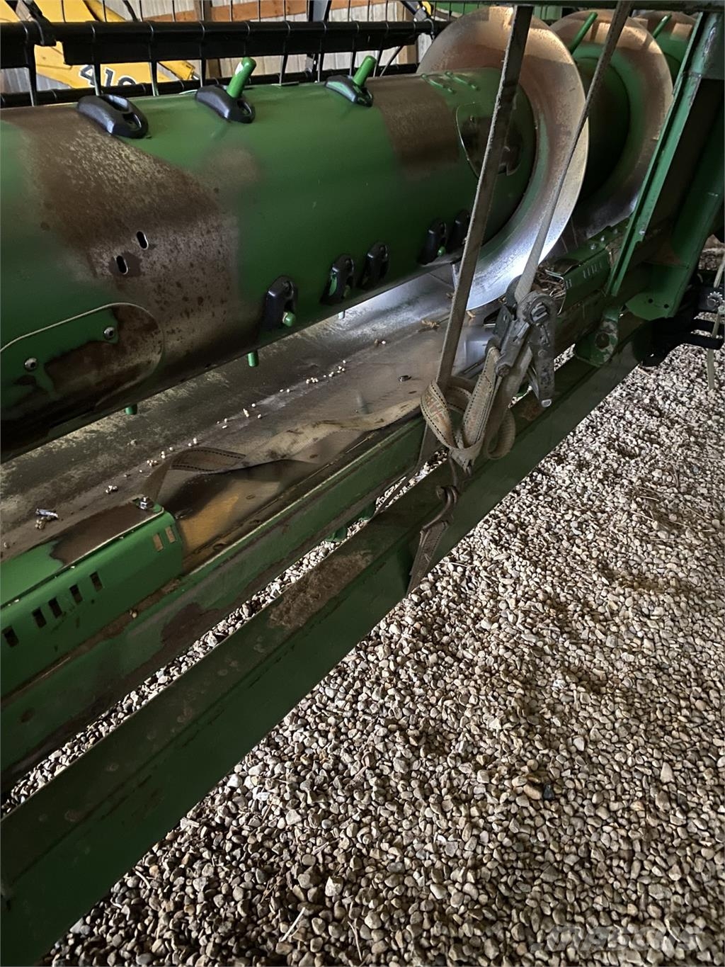 John Deere 630F Dodatna oprema za kombajne