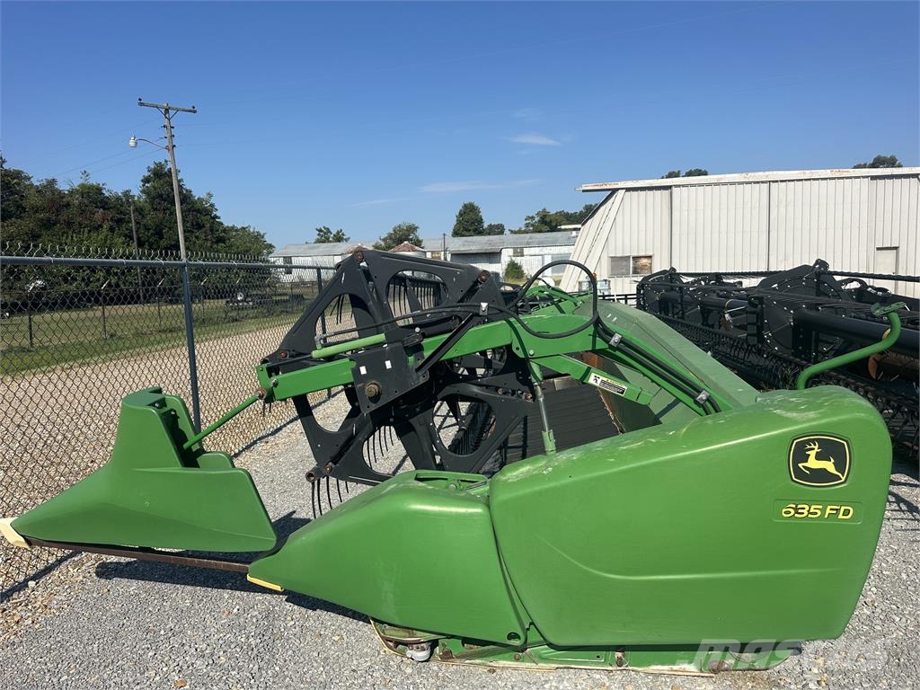John Deere 635FD ملحقات الحصادات