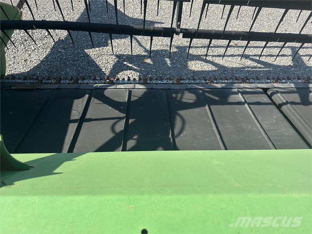 John Deere 635FD ملحقات الحصادات