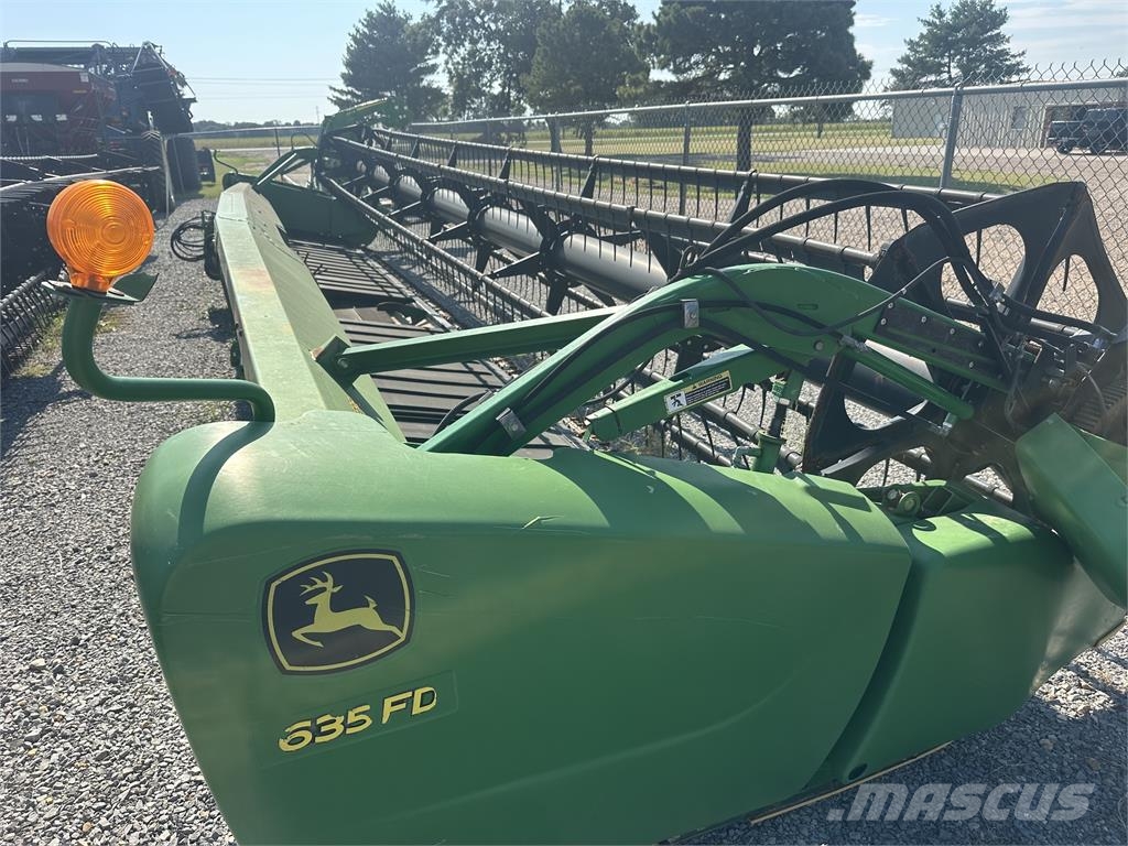 John Deere 635FD ملحقات الحصادات