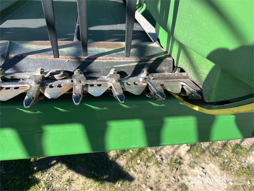 John Deere 635FD Dodatna oprema za kombajne