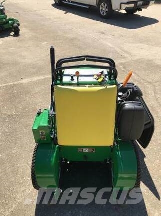 John Deere 636M Päältäajettavat ruohonleikkurit