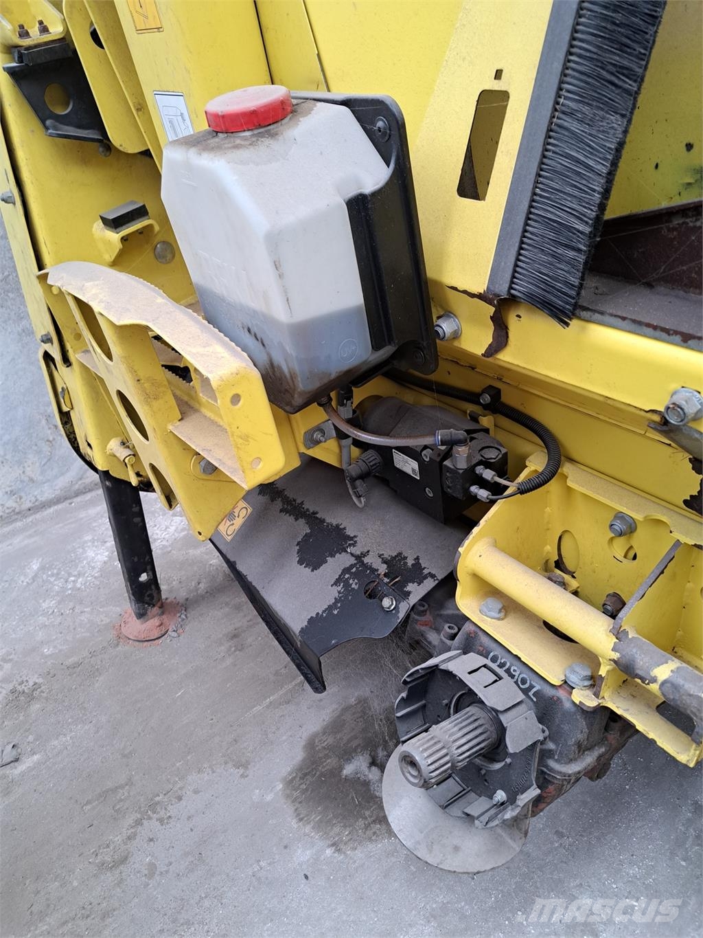 John Deere 639 Windrowers