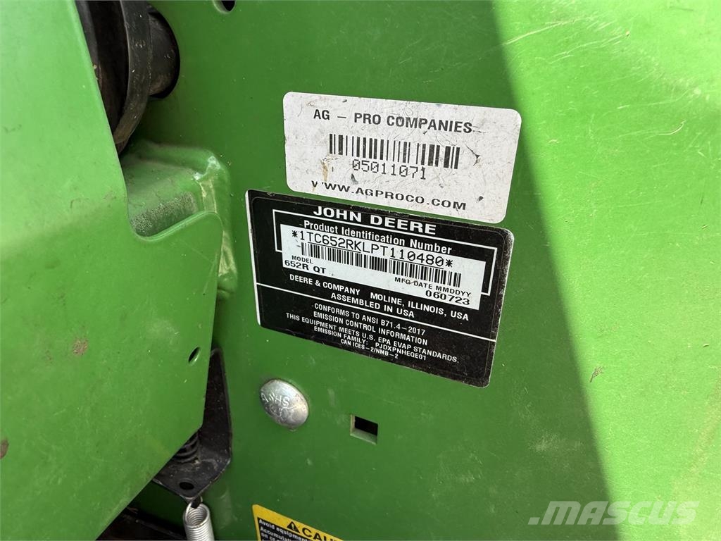 John Deere 652R ركوب الحشائش