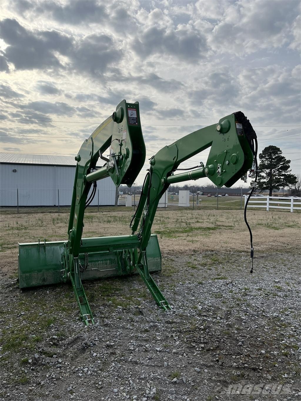 John Deere 660r Трактори