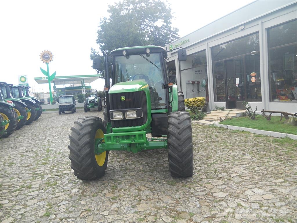 John Deere 6620 Трактори