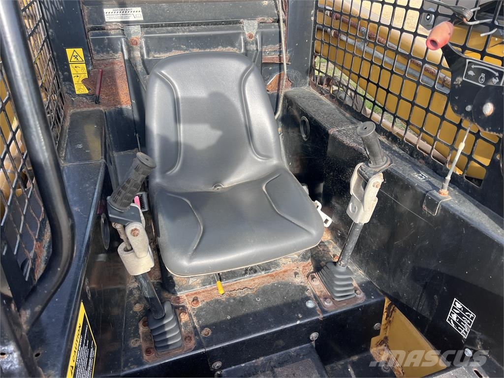 John Deere 6675 Skid steer mini utovarivači
