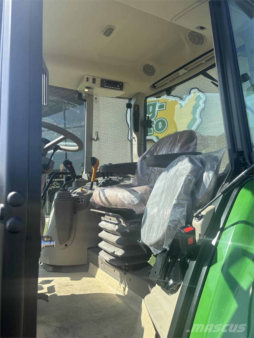 John Deere 6M 105 Трактори