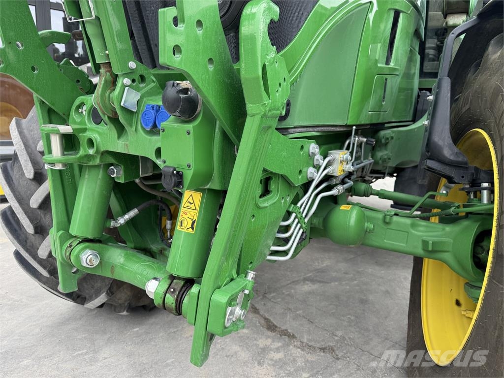 John Deere 6M165 Traktori