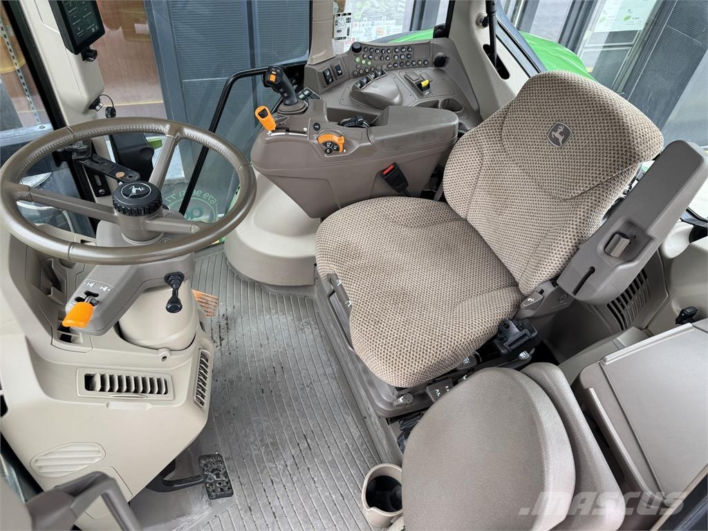 John Deere 6M165 Traktori