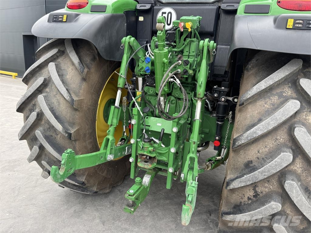 John Deere 6M165 Traktori