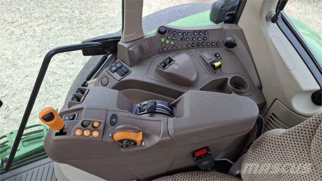 John Deere 6M200 Traktorer