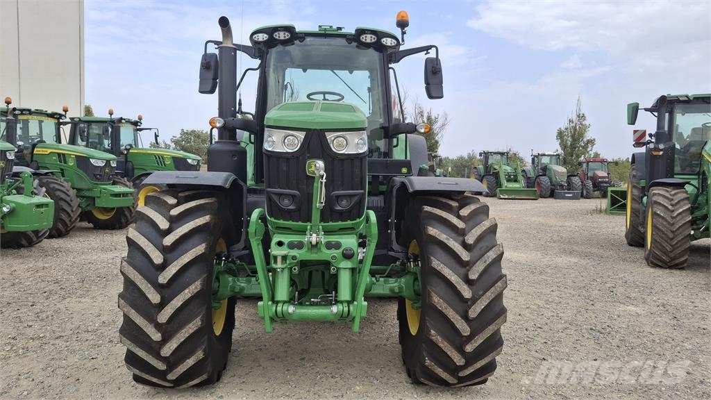 John Deere 6M200 Traktorer