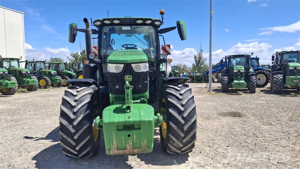 John Deere 6R 185 الجرارات