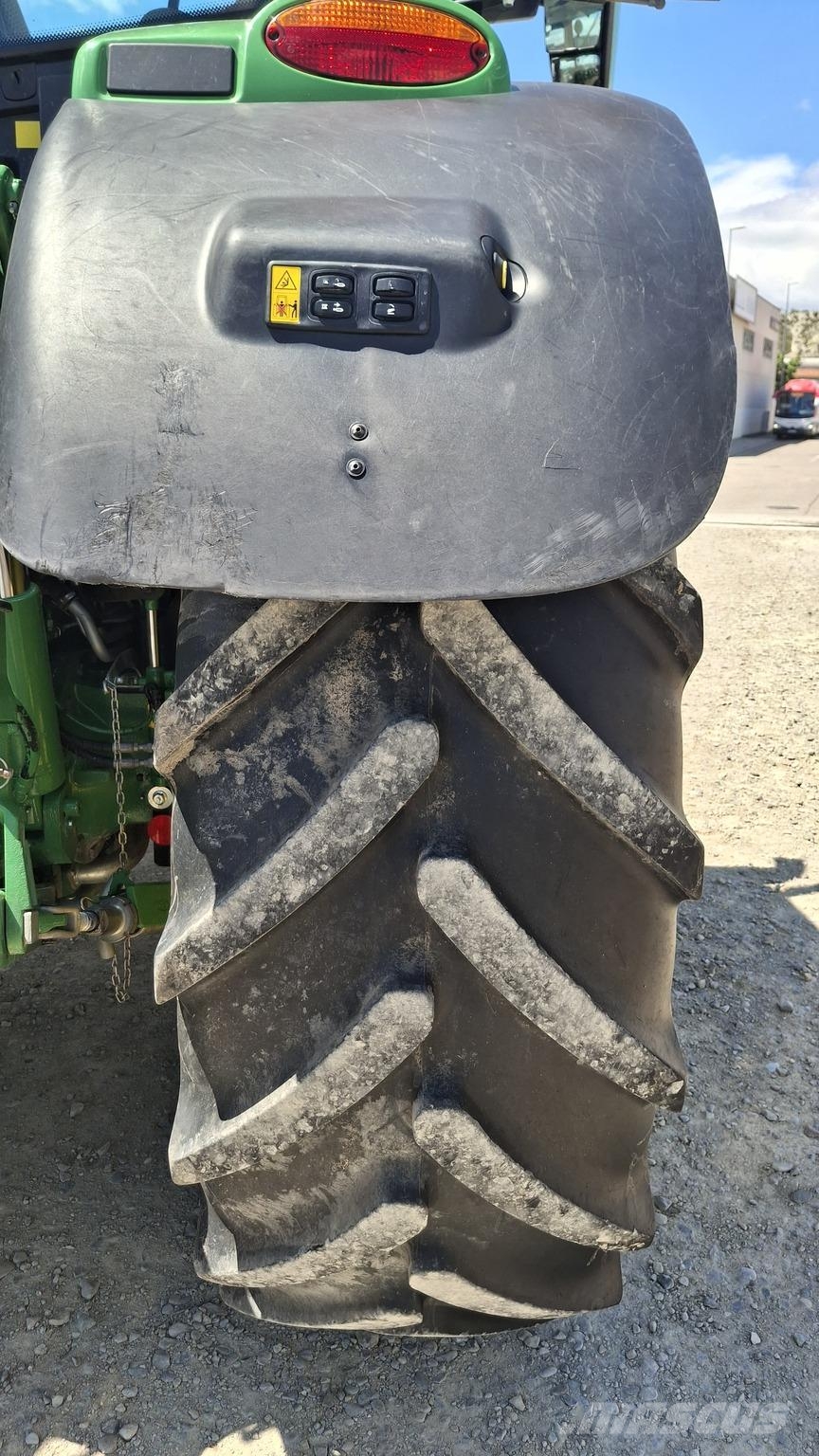 John Deere 6R 185 الجرارات