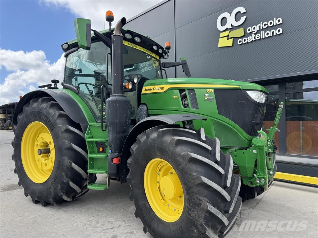 John Deere 6R 215 الجرارات