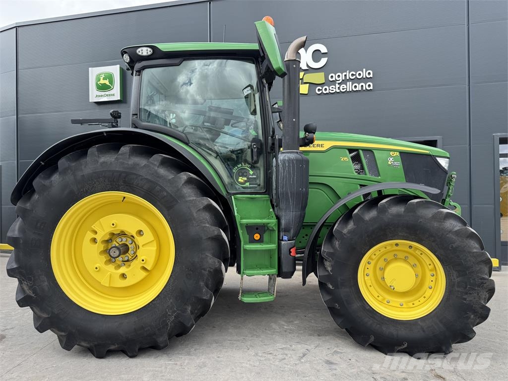 John Deere 6R 215 الجرارات