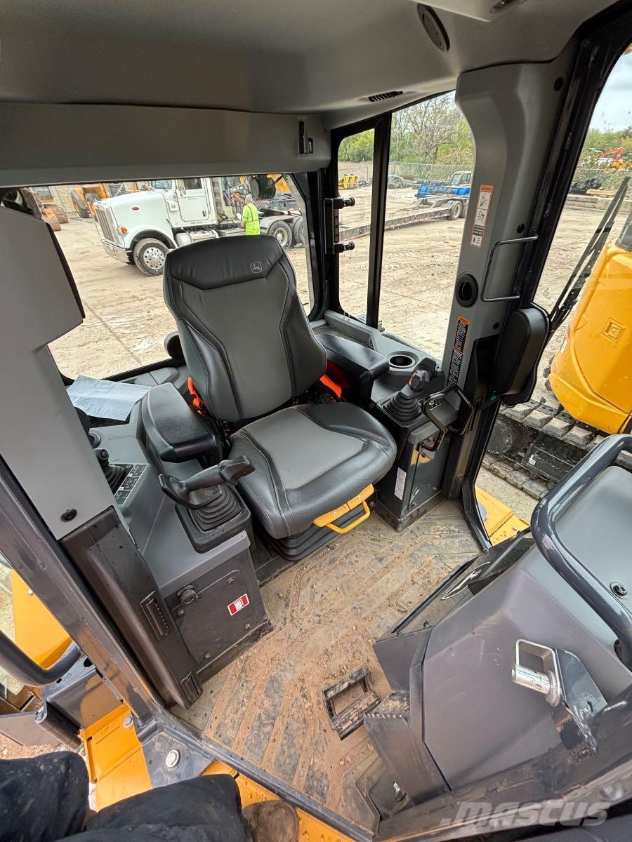 John Deere 700L XLT Buldožeri guseničari