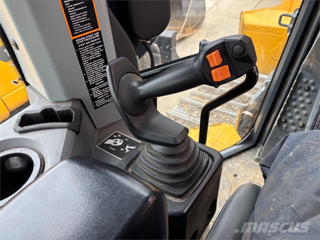 John Deere 700L XLT Buldožeri guseničari