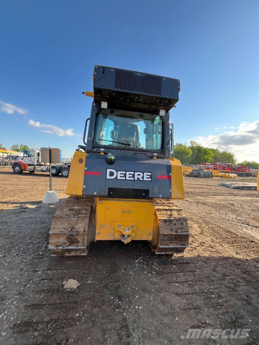 John Deere 700L XLT بلدوزرات مجنزرة