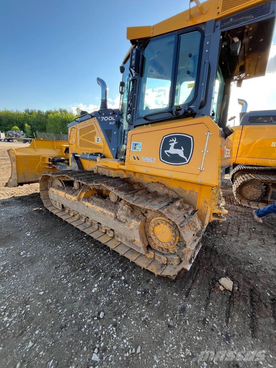 John Deere 700L XLT بلدوزرات مجنزرة