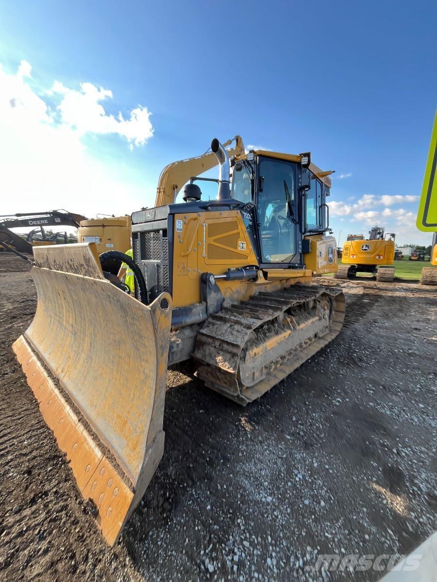 John Deere 700L XLT بلدوزرات مجنزرة