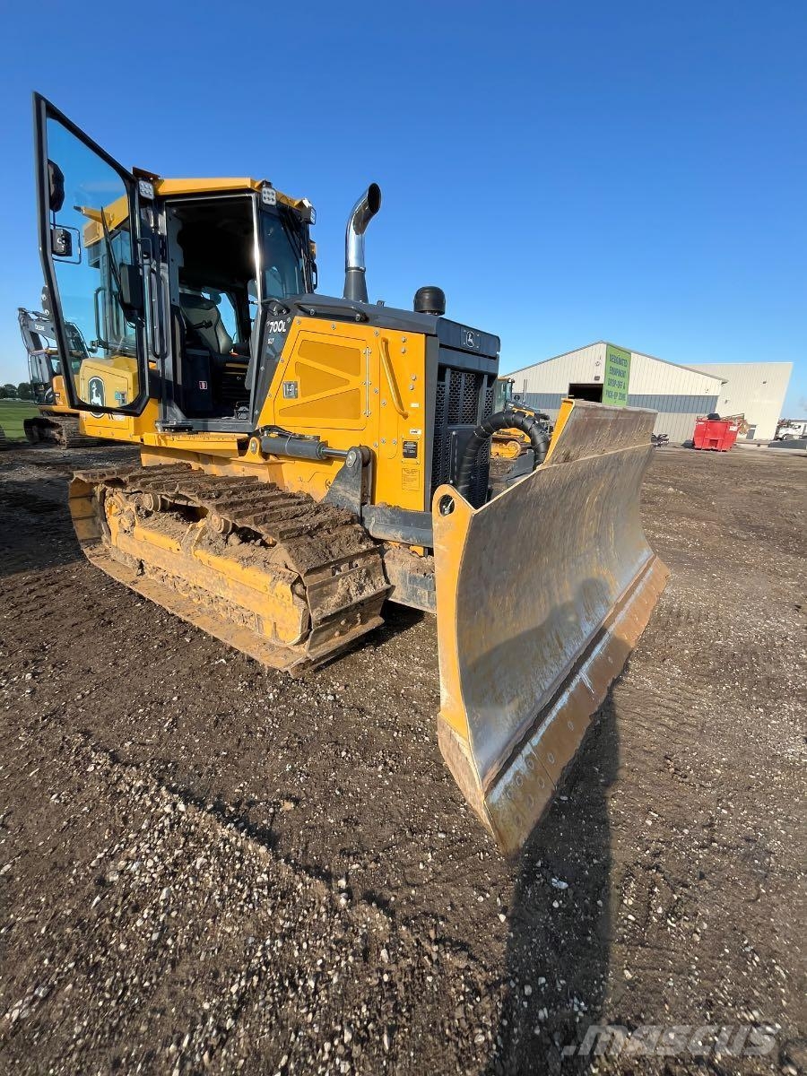 John Deere 700L XLT بلدوزرات مجنزرة