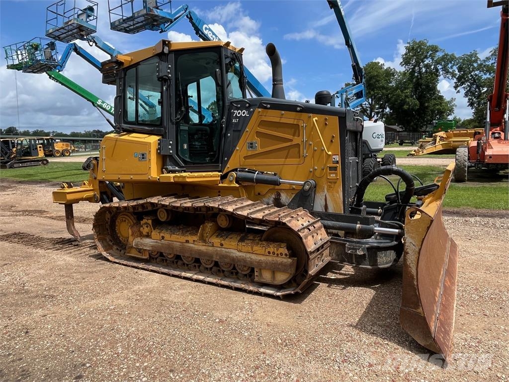 John Deere 700L بلدوزرات مجنزرة