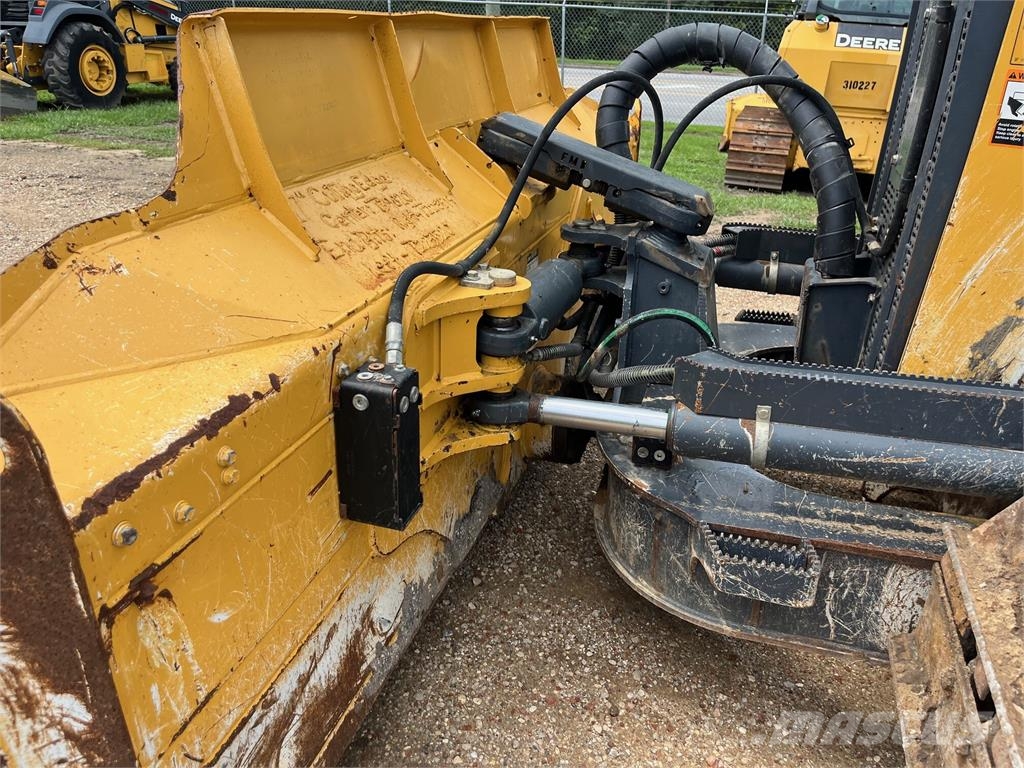 John Deere 700L بلدوزرات مجنزرة