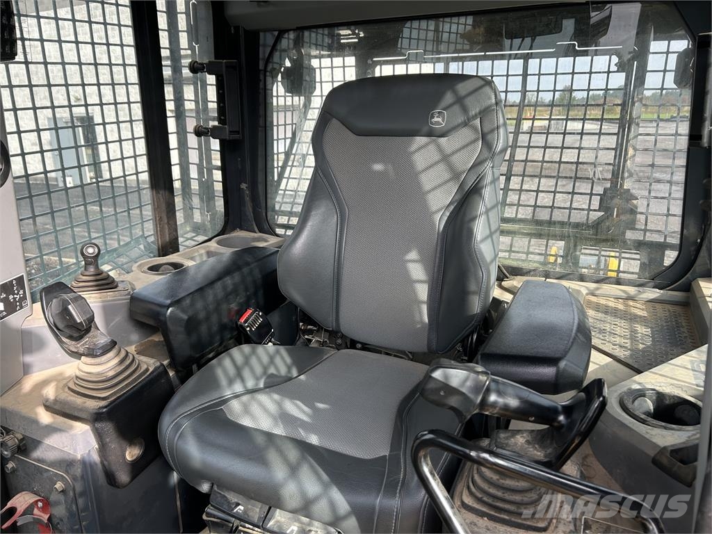 John Deere 700L ブルドーザー