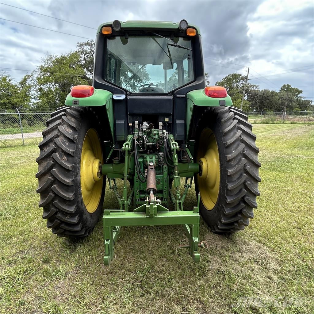 John Deere 7130 Traktoriai