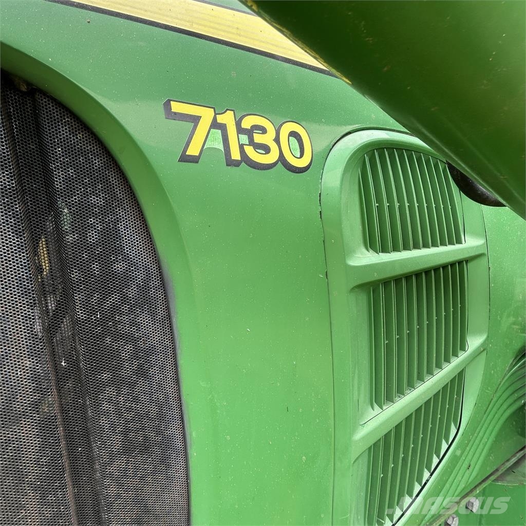 John Deere 7130 Traktoriai