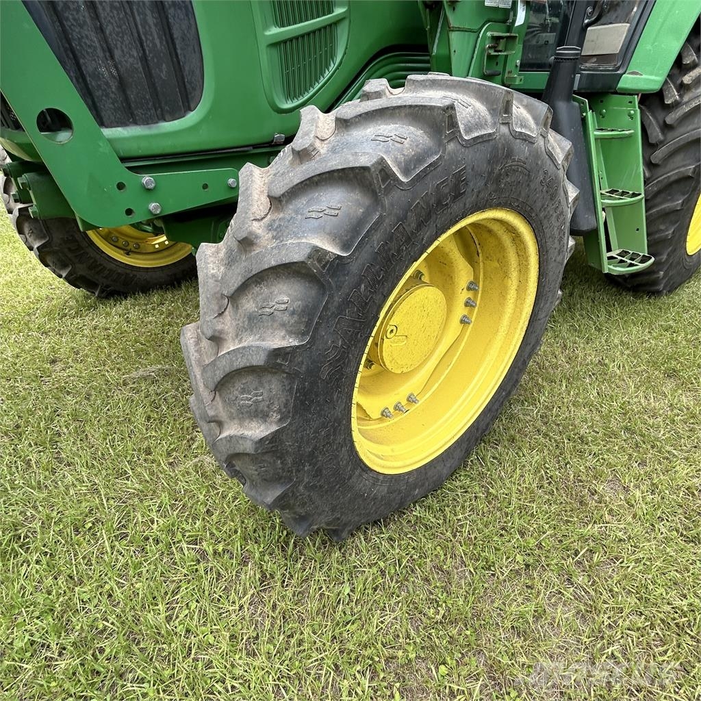 John Deere 7130 Traktoriai