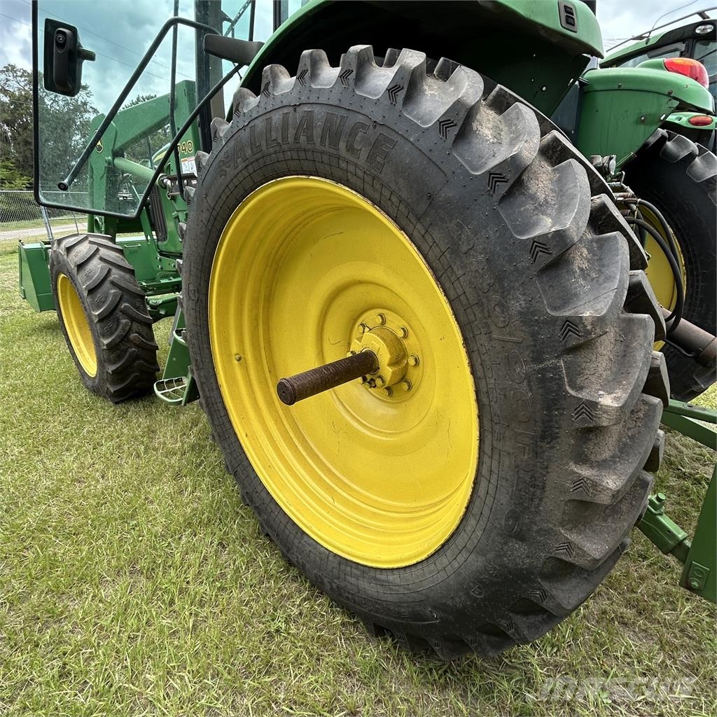 John Deere 7130 Traktoriai